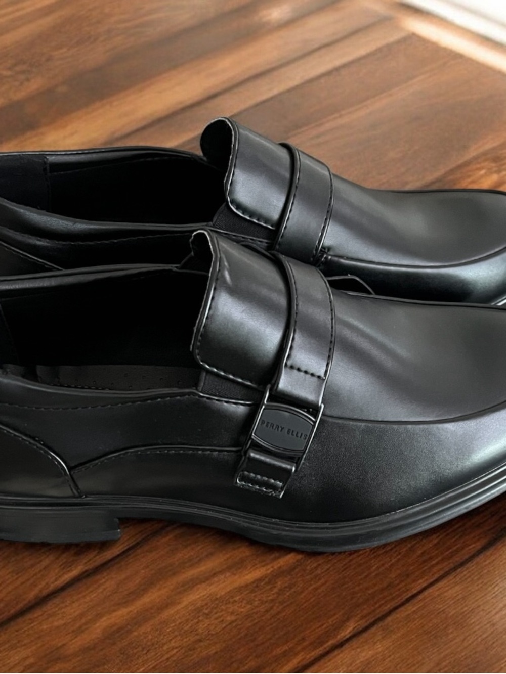 Mens Perry Ellis dress loafers size 9